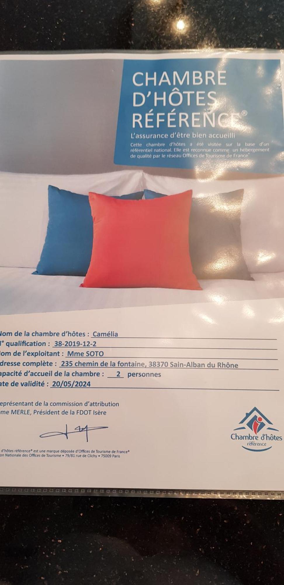 L'Ecrin De Vert Saint-Alban-du-Rhone Phòng bức ảnh